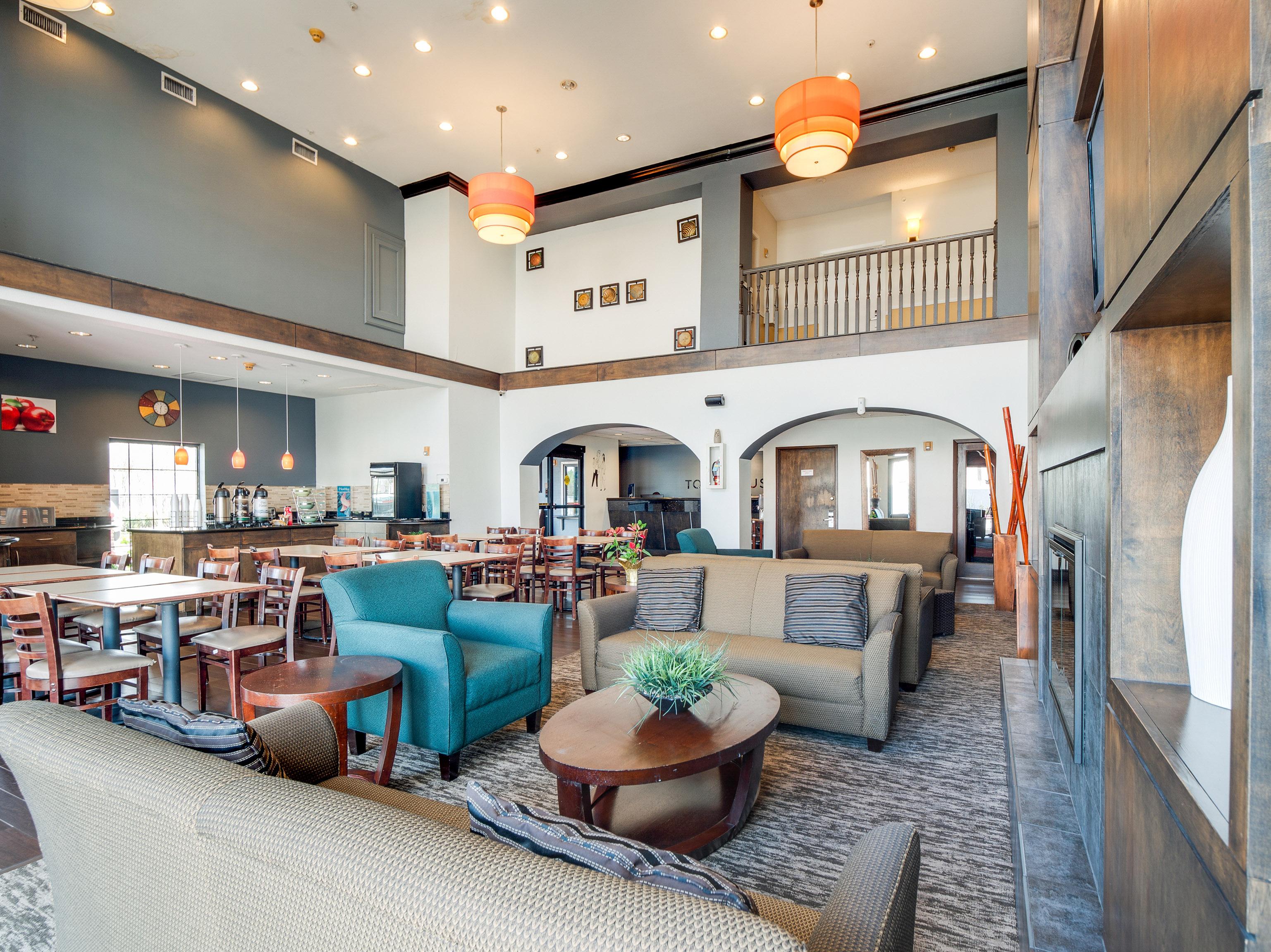 Baymont By Wyndham Houston North Hotel Exterior photo